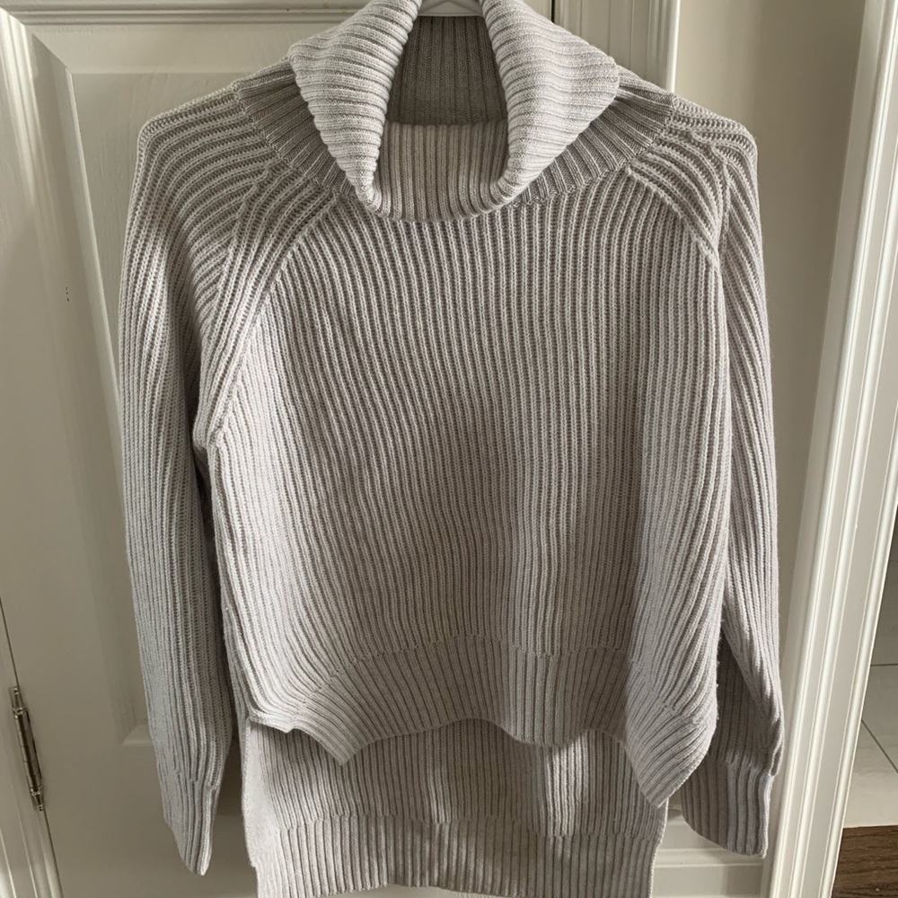 Wilfred 100% Merino Wool Light Gray Turtleneck Sweater - Picture 3 of 5